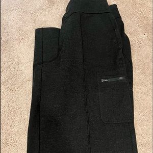 Athleta Venice heathered cargo pant.